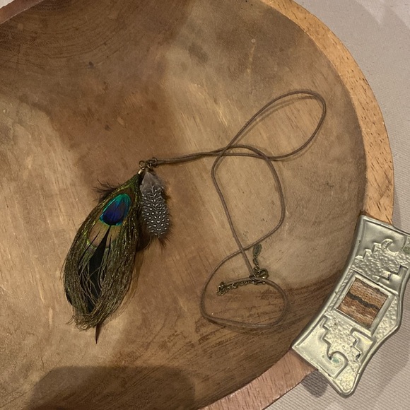 ALDO Feather Necklace - Picture 4 of 7